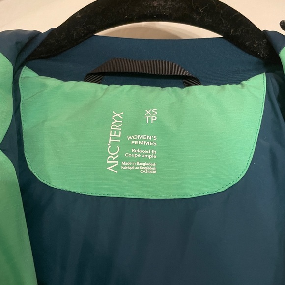 Arc’teryx Insulated Parka. Very warm and light. - Picture 3 of 11